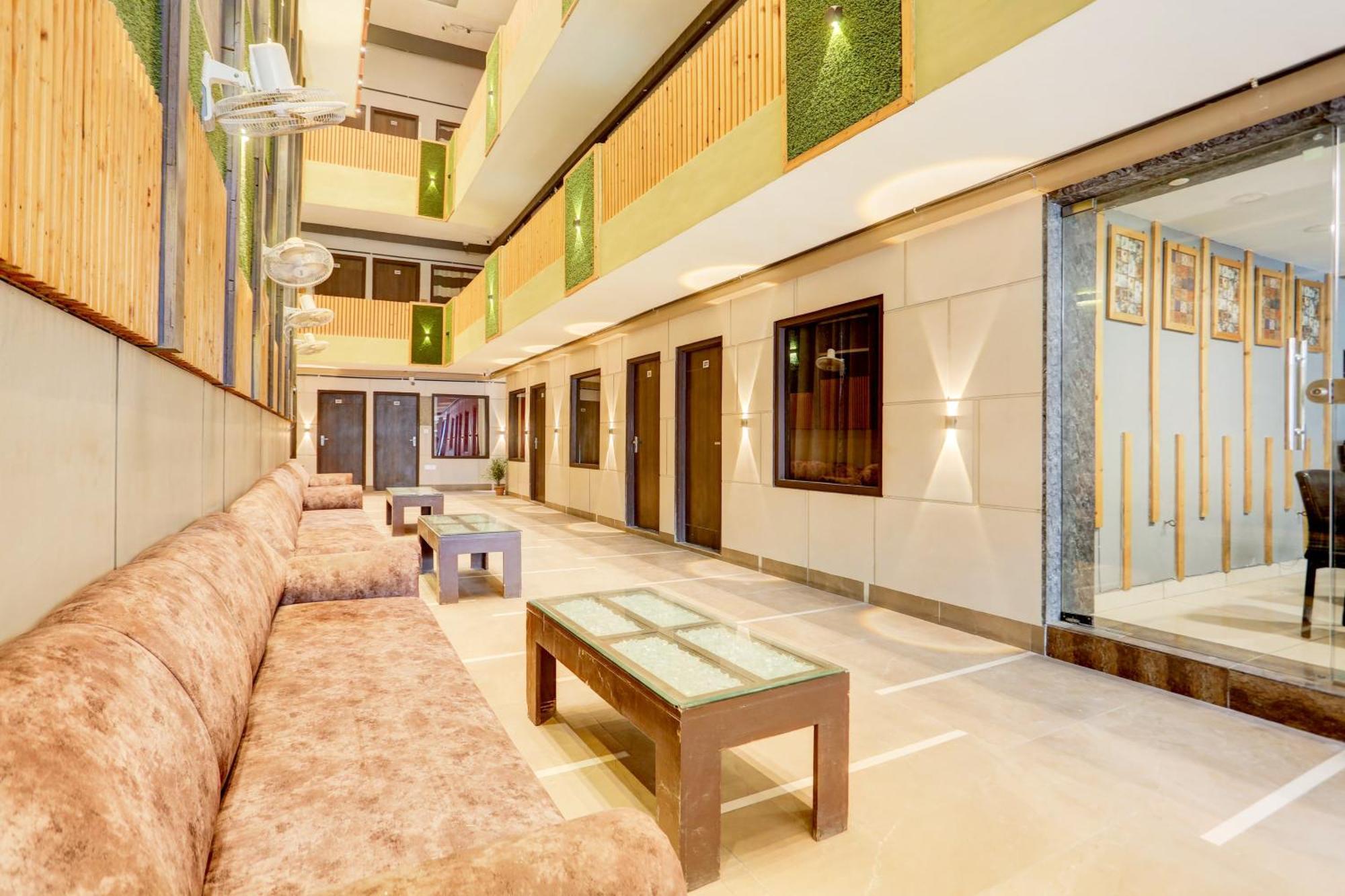 Super Townhouse Haibowal Chowk ลูดิฮานา ภายนอก รูปภาพ