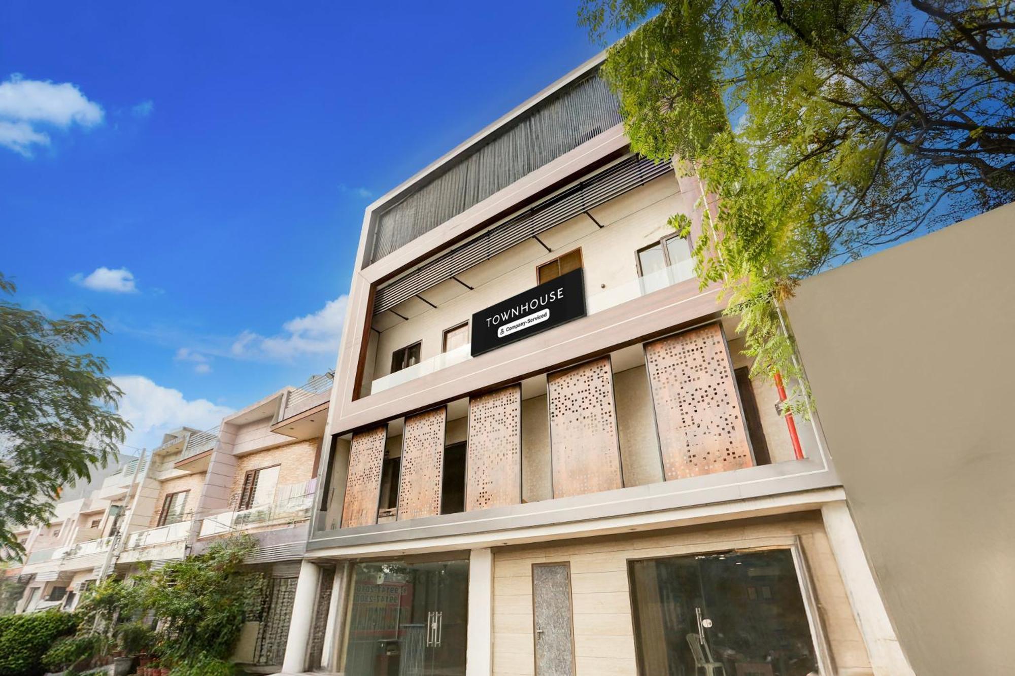 Super Townhouse Haibowal Chowk ลูดิฮานา ภายนอก รูปภาพ